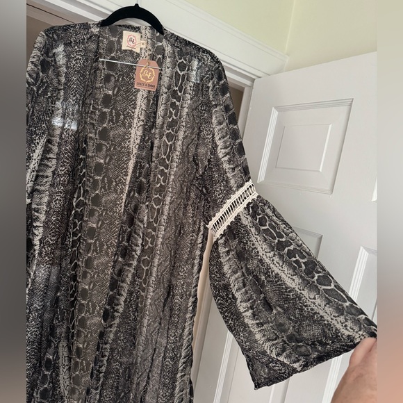 Snake print sheer cardigan - Picture 2 of 3